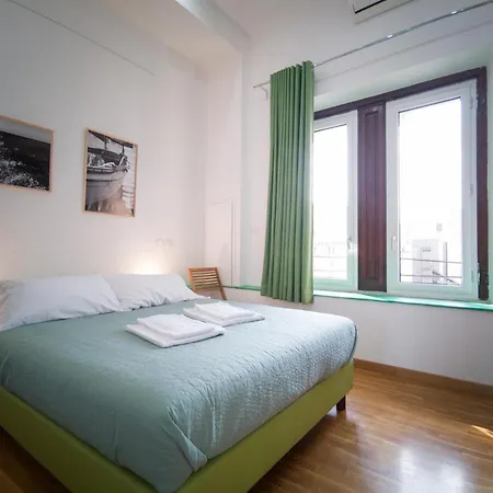 Bed & Breakfast 5 Sirene Naples
